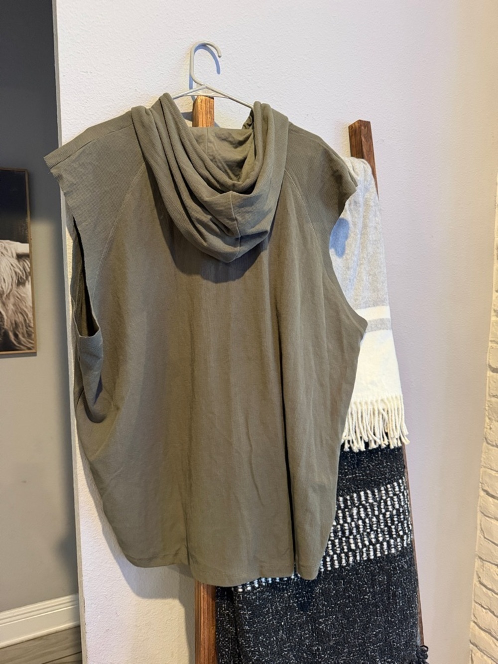BETTER BODIES Olive Green Sleeveless Hoodie - Picture 3 of 4